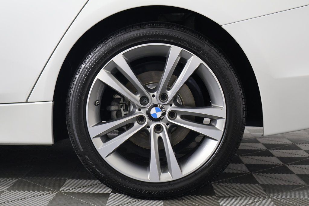 Thumbnail: 2017 BMW 3 Series - 16