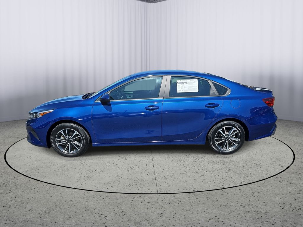 Used 2023 Blue Kia LXS image 6