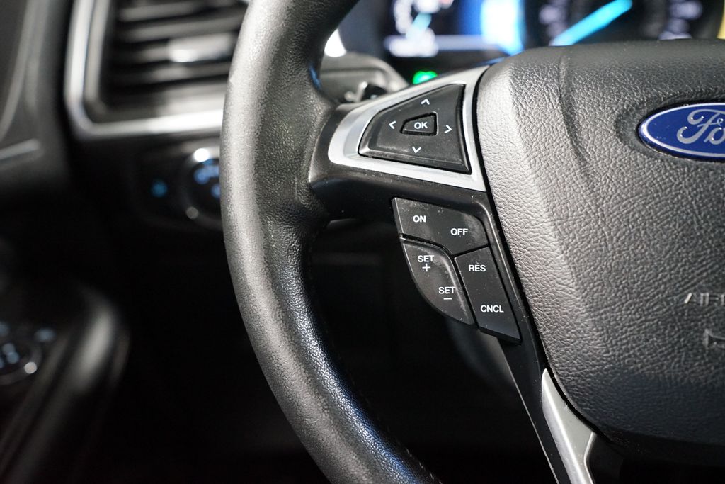 Thumbnail: 2016 Ford Edge - 14