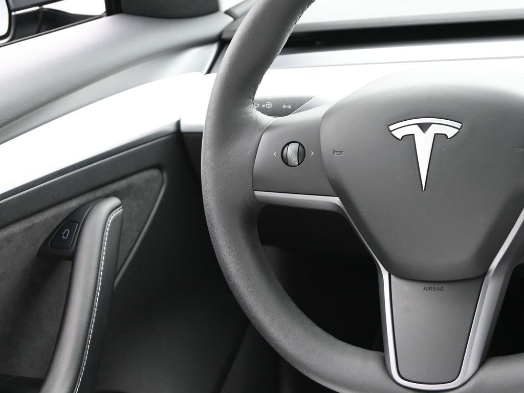 2021 Tesla Model 3 Standard Range Plus Rear-Wheel Drive