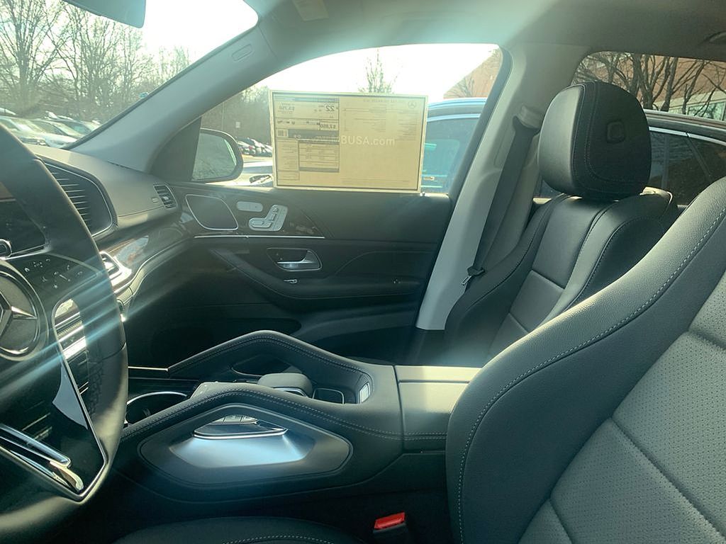 Thumbnail: 2026 Mercedes-Benz GLE - 4