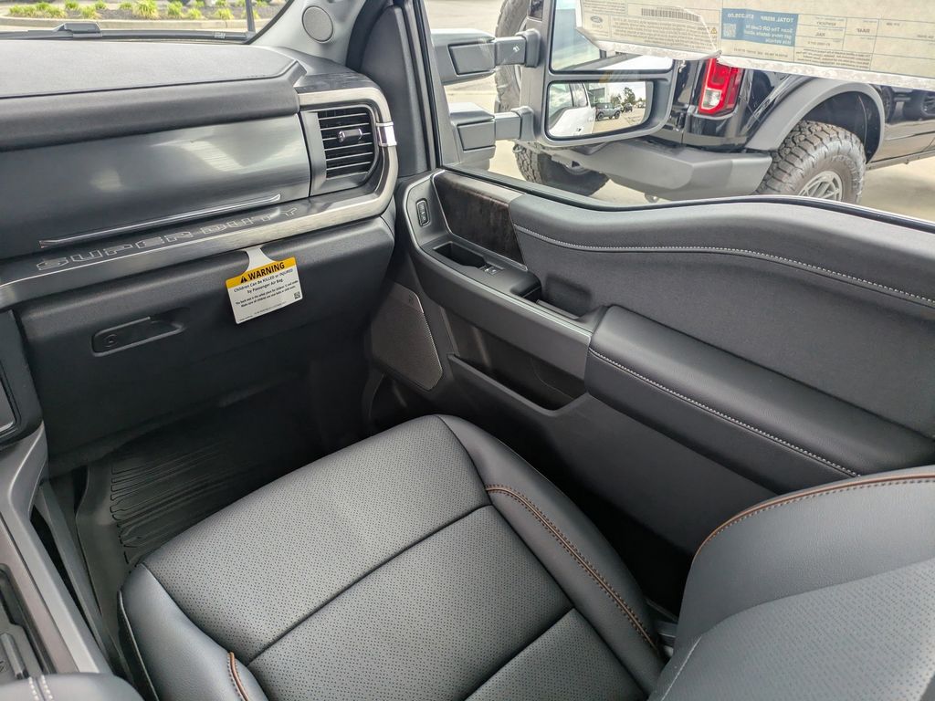 2026 Ford F-350 Super Duty LARIAT