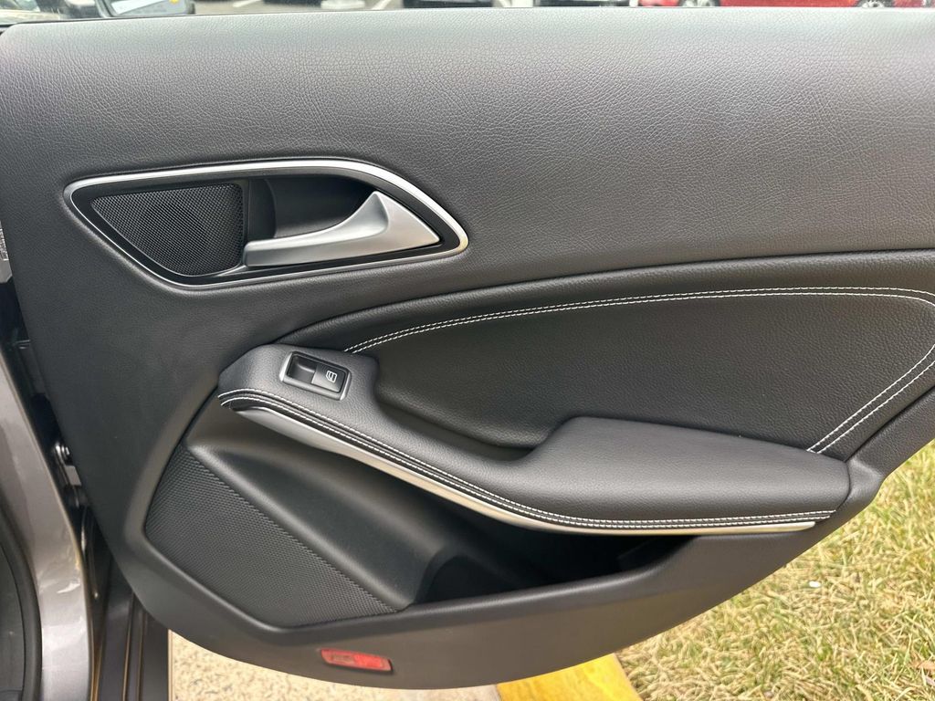 Thumbnail: 2019 Mercedes-Benz CLA - 22