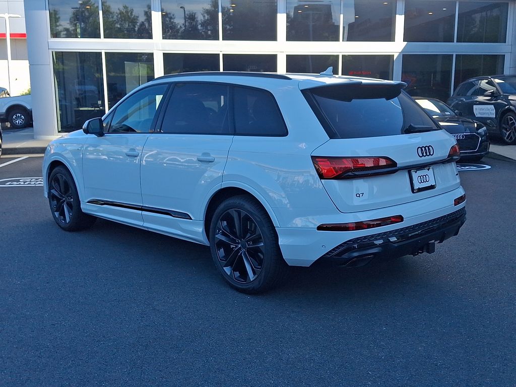Thumbnail: 2026 Audi Q7 - 4