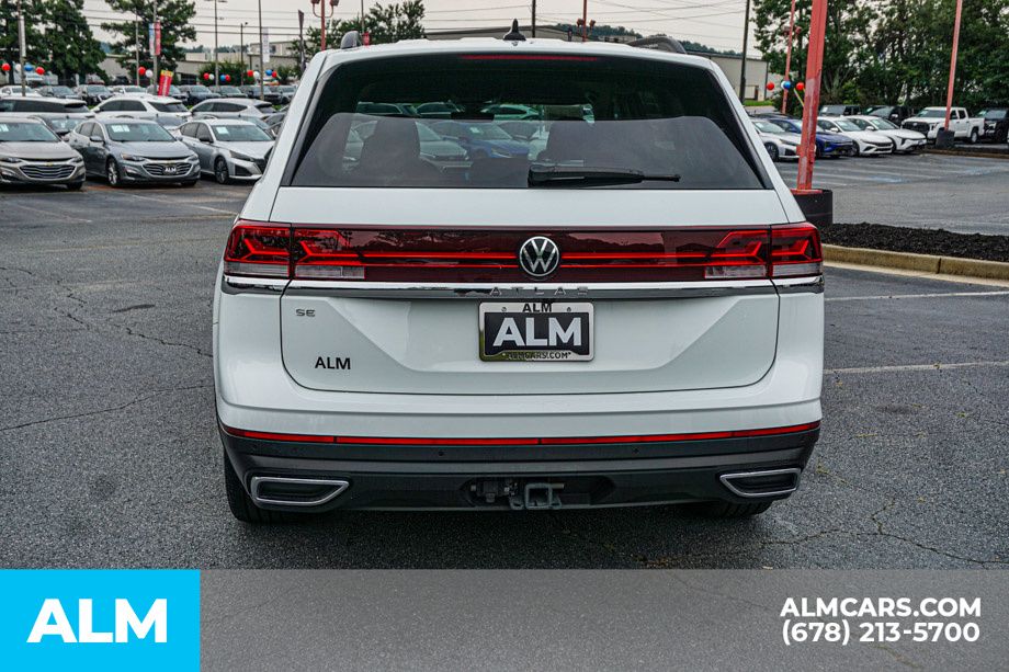 Used 2025 White Volkswagen 2.0T SE w/Technology image 11
