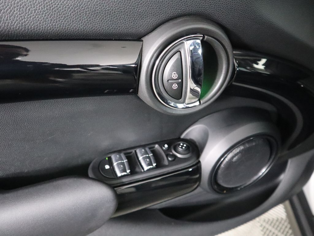 Thumbnail: 2019 MINI Cooper - 23