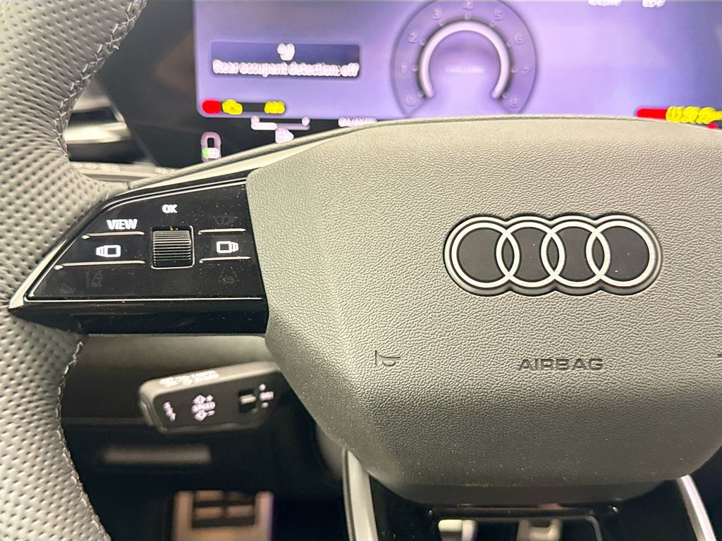 Thumbnail: 2026 Audi SQ5 - 11