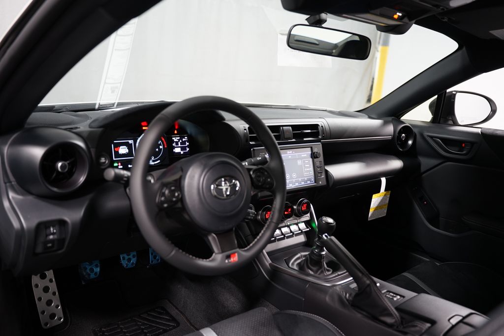 2025 Toyota GR86 Premium 11