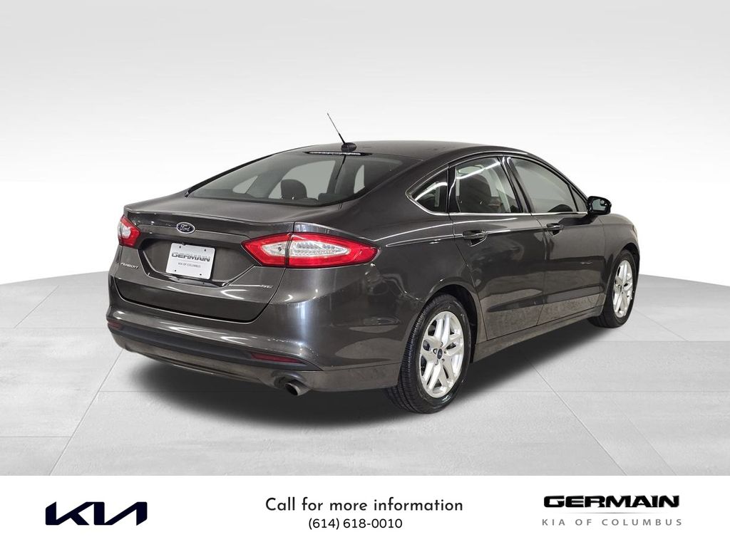 2015 Ford Fusion SE photo 4