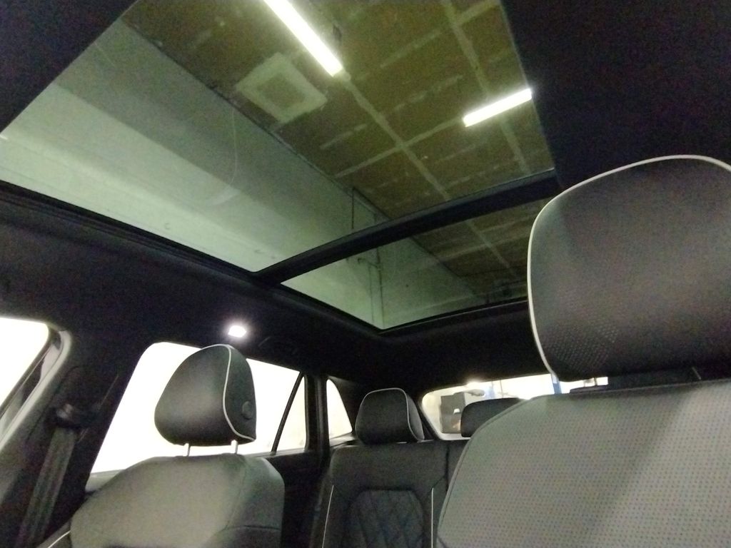 2025 Volkswagen Atlas Cross Sport 2.0T SEL Premium R-Line