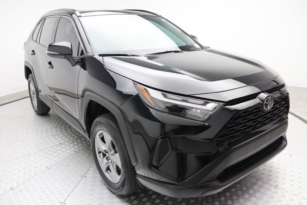 2022 Toyota RAV4 XLE 6