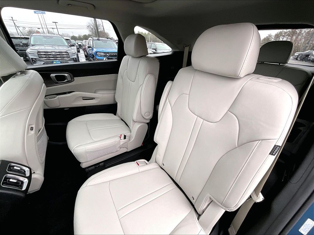 2026 Kia Sorento Hybrid — photo 14