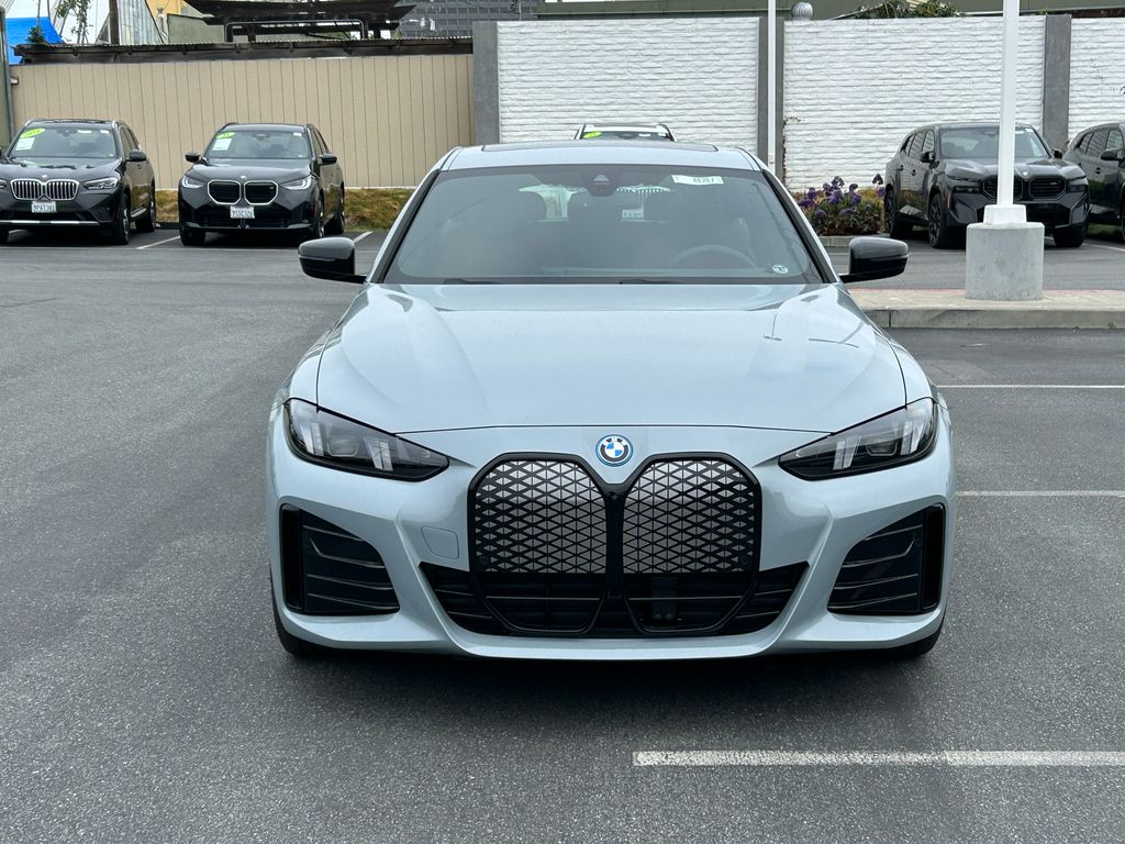 2025 BMW i4 eDrive40 8