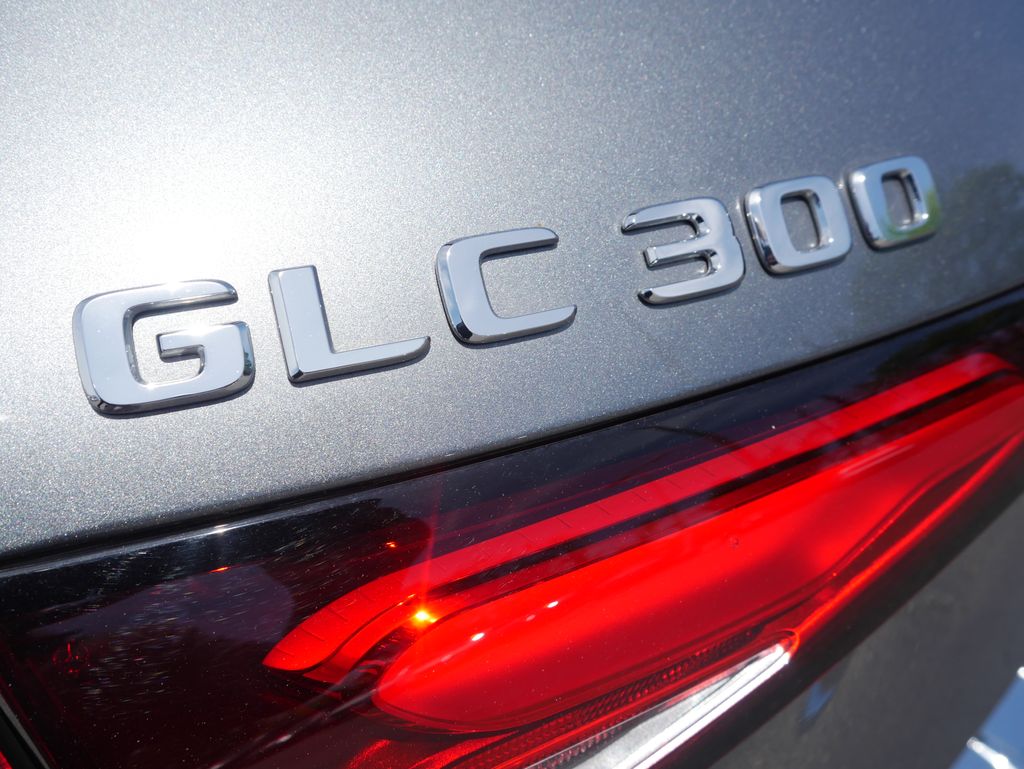 Thumbnail: 2023 Mercedes-Benz GLC - 9