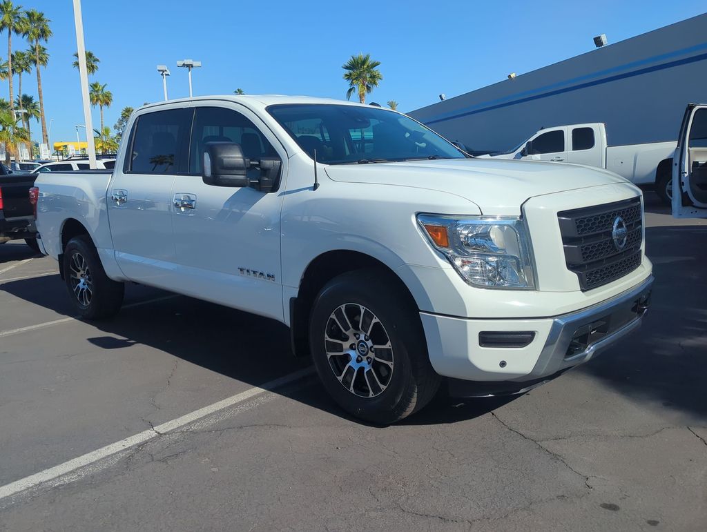 Glacier White 2021 Nissan Titan SV Crew Cab 4WD Pickup Truck Four-Wheel Drive 9-Speed Automatic