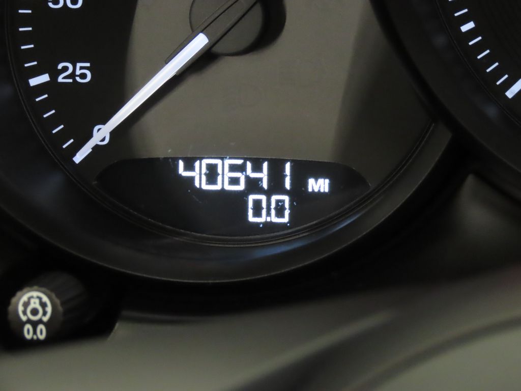 Thumbnail: 2023 Porsche Macan - 17