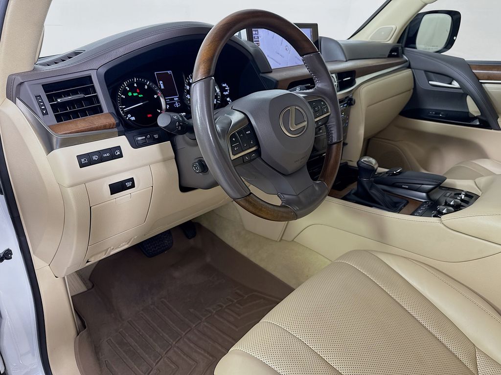 Thumbnail: 2017 Lexus LX - 9