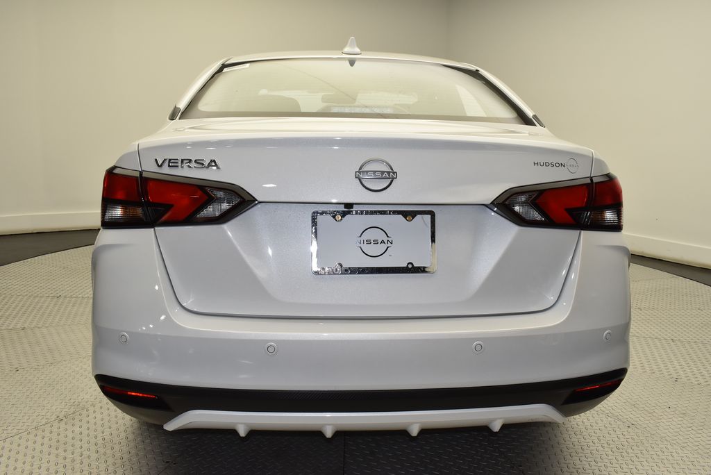 2025 Nissan Versa 1.6 SV 6