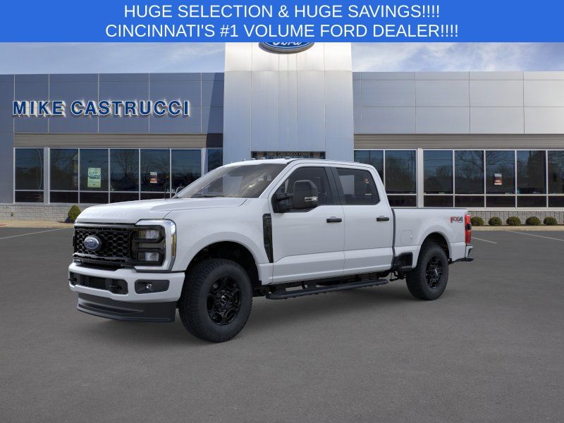 Oxford White 2026 Ford F-250 Super Duty Pickup Truck Four-Wheel Drive Automatic