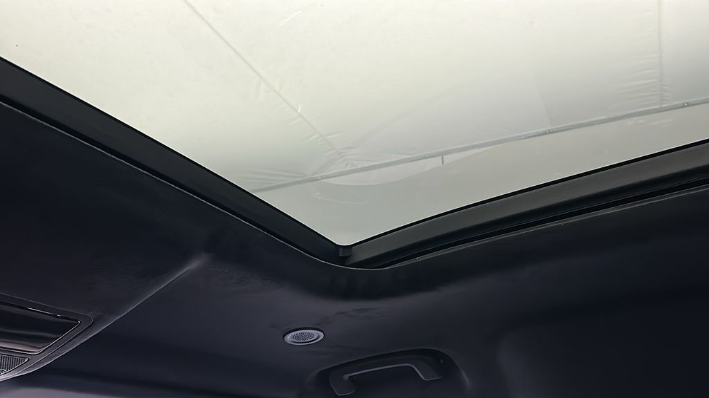 Thumbnail: 2025 Land Rover Defender - 26