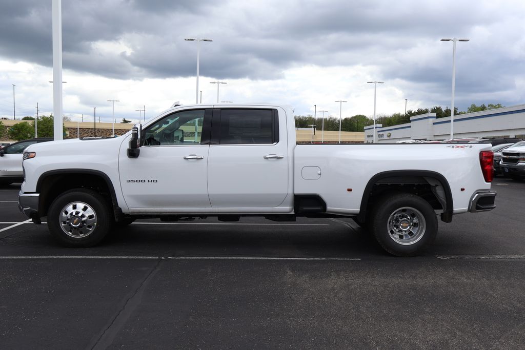 2025 Chevrolet Silverado 3500 LTZ 12