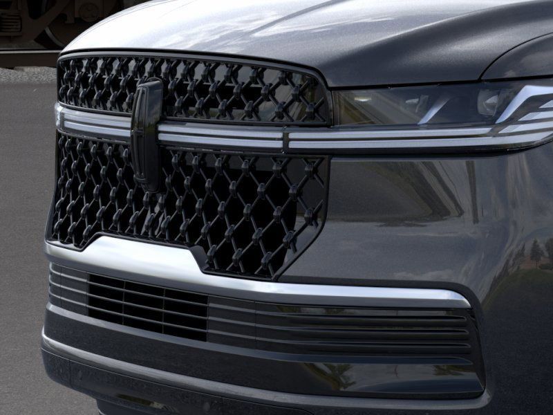 Thumbnail: 2025 Lincoln Navigator - 17
