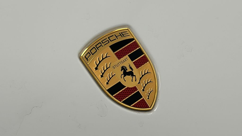 Thumbnail: 2025 Porsche Taycan - 14