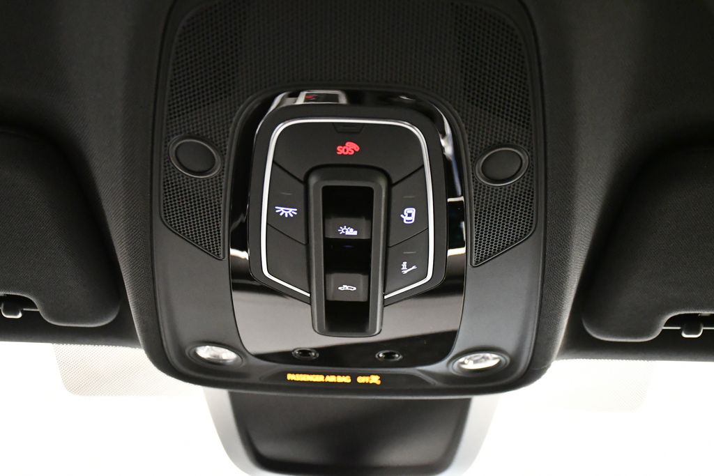 Thumbnail: 2026 Audi RS 6 - 16