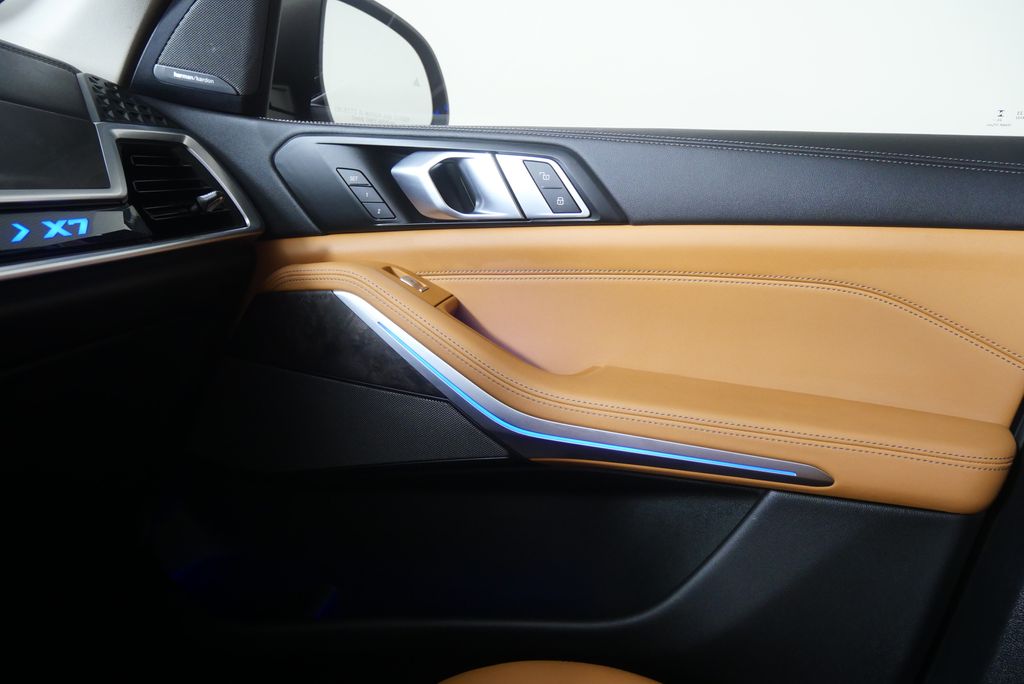 Thumbnail: 2025 BMW X7 - 27