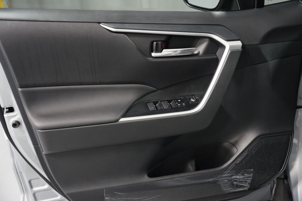 Thumbnail: 2025 Toyota RAV4 - 30