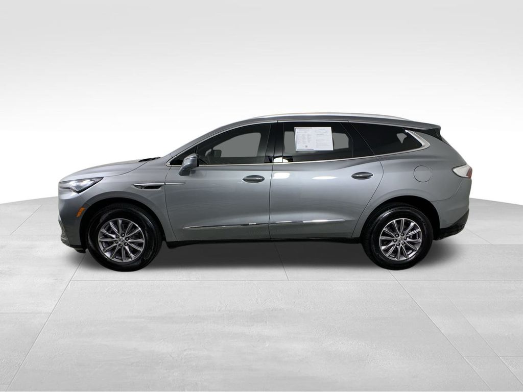 2024 Buick Enclave Essence 2