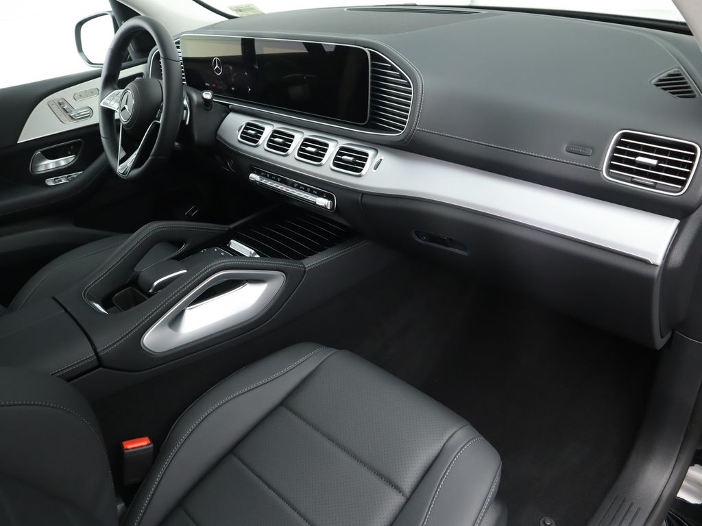 Thumbnail: 2026 Mercedes-Benz GLE - 19