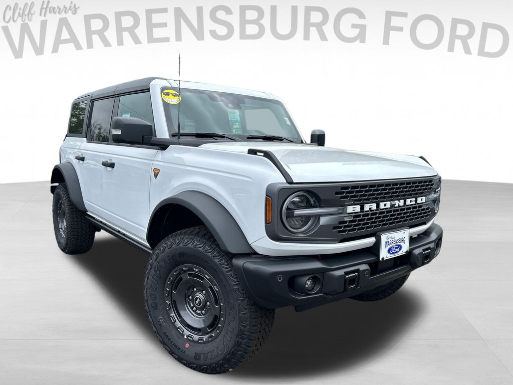 Oxford White 2025 Ford Bronco SUV / Crossover Four-Wheel Drive Automatic