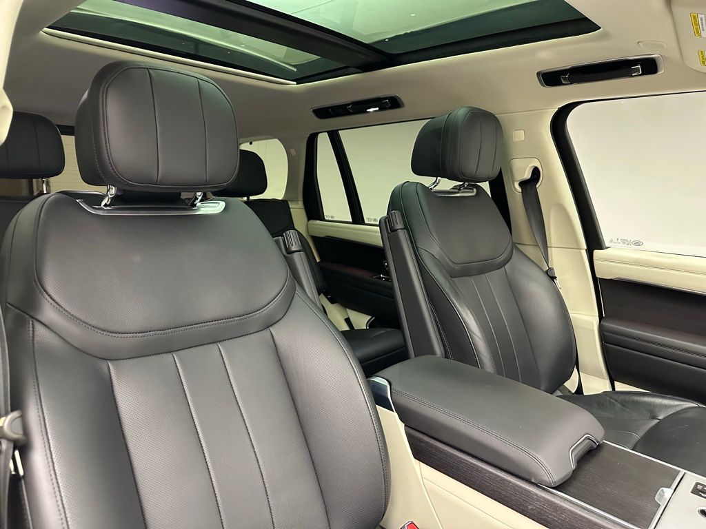 Thumbnail: 2024 Land Rover Range Rover - 6