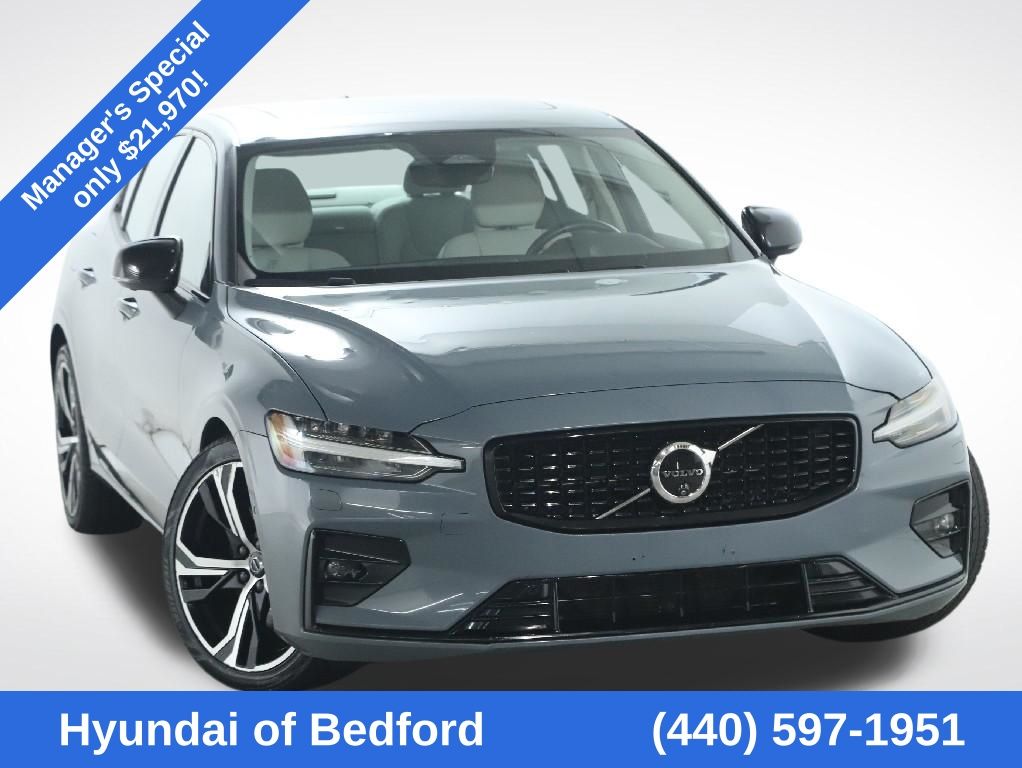 Gray 2024 Volvo S60 B5 Plus Dark Theme FWD Sedan Front-Wheel Drive Automatic