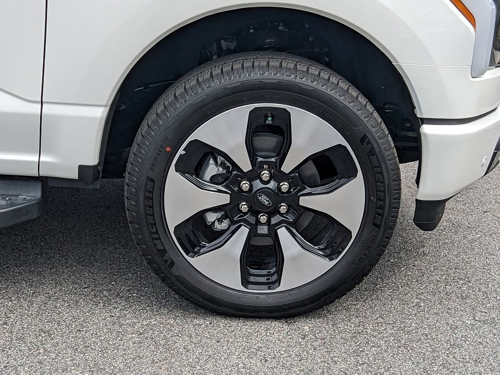 2025 Ford F-150 Lightning Platinum