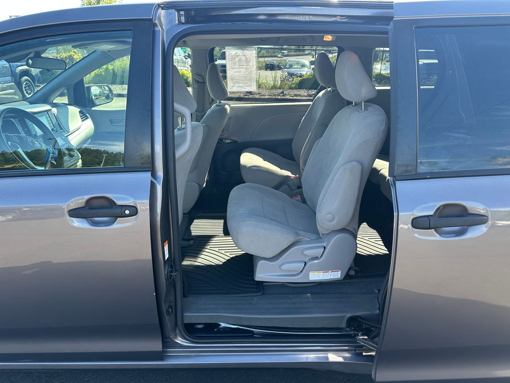 2020 Toyota Sienna L