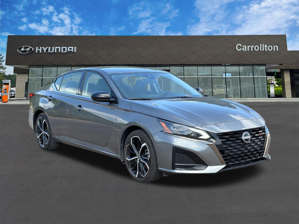 Used 2025 Gray Nissan 2.5 SR image 3