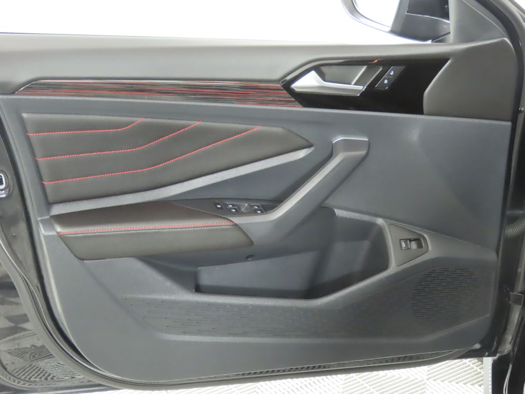 Thumbnail: 2023 Volkswagen Jetta - 24