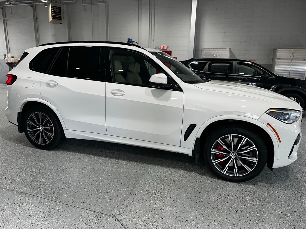  2022 BMW X5 M50i xDrive AWD   