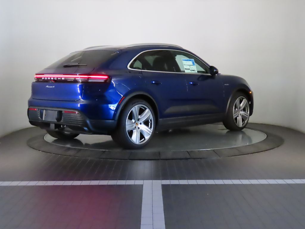 Thumbnail: 2024 Porsche Macan - 7