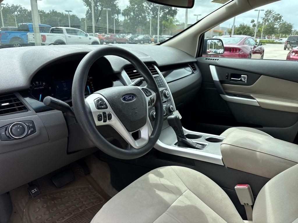 2011 Ford Edge SE photo 4