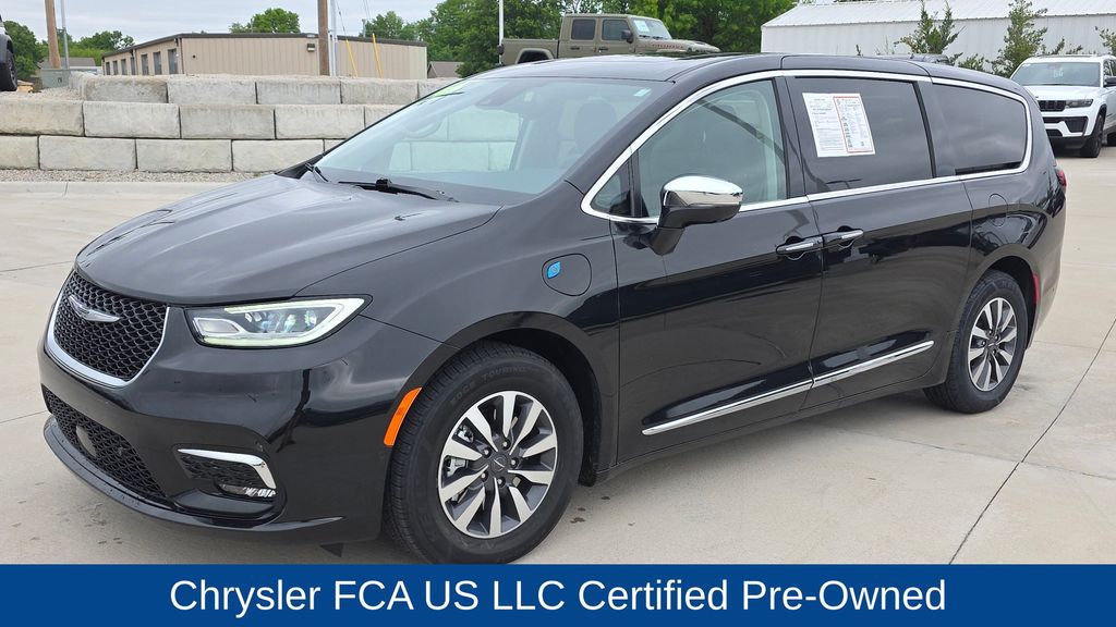 2022 Chrysler Pacifica Hybrid Limited