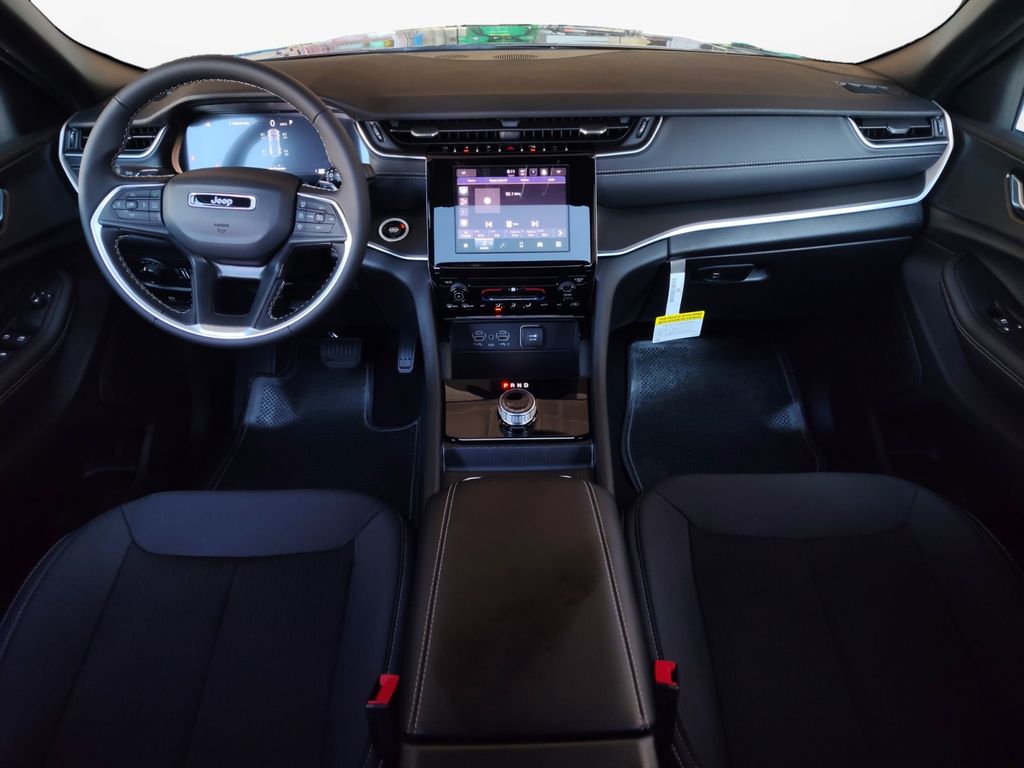 New Car 2025 Jeep Grand Cherokee  Laredo For Sale Under $35,000 In Austin, Texas