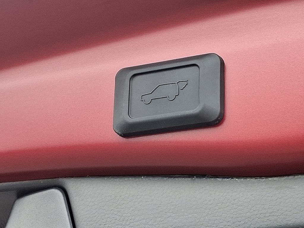 Thumbnail: 2025 Toyota RAV4 - 31