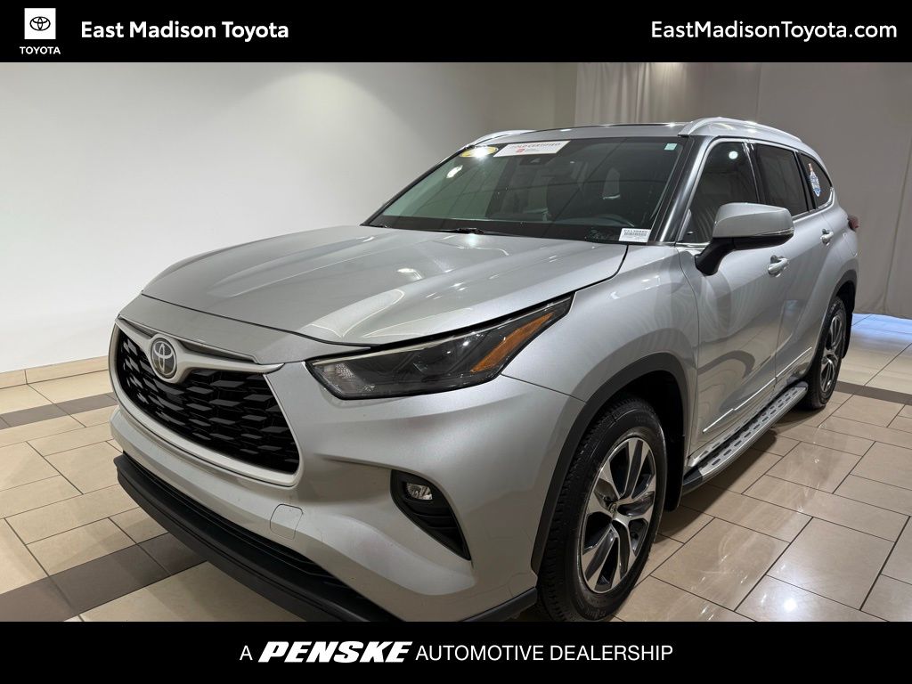 2022 Toyota Highlander XLE -
                Madison, WI