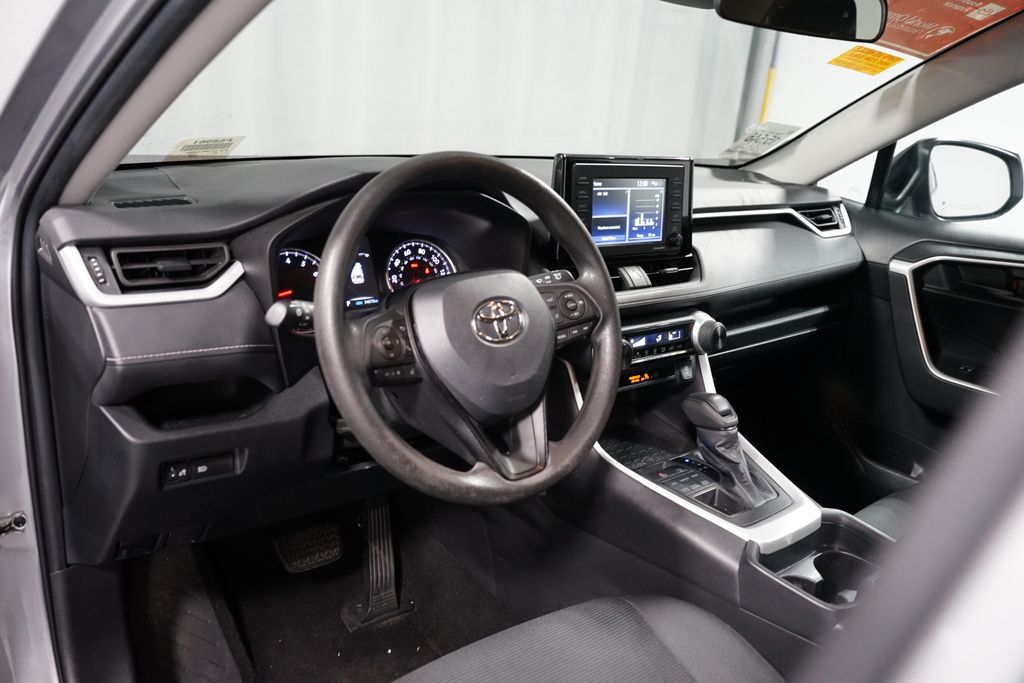 Thumbnail: 2021 Toyota RAV4 - 7
