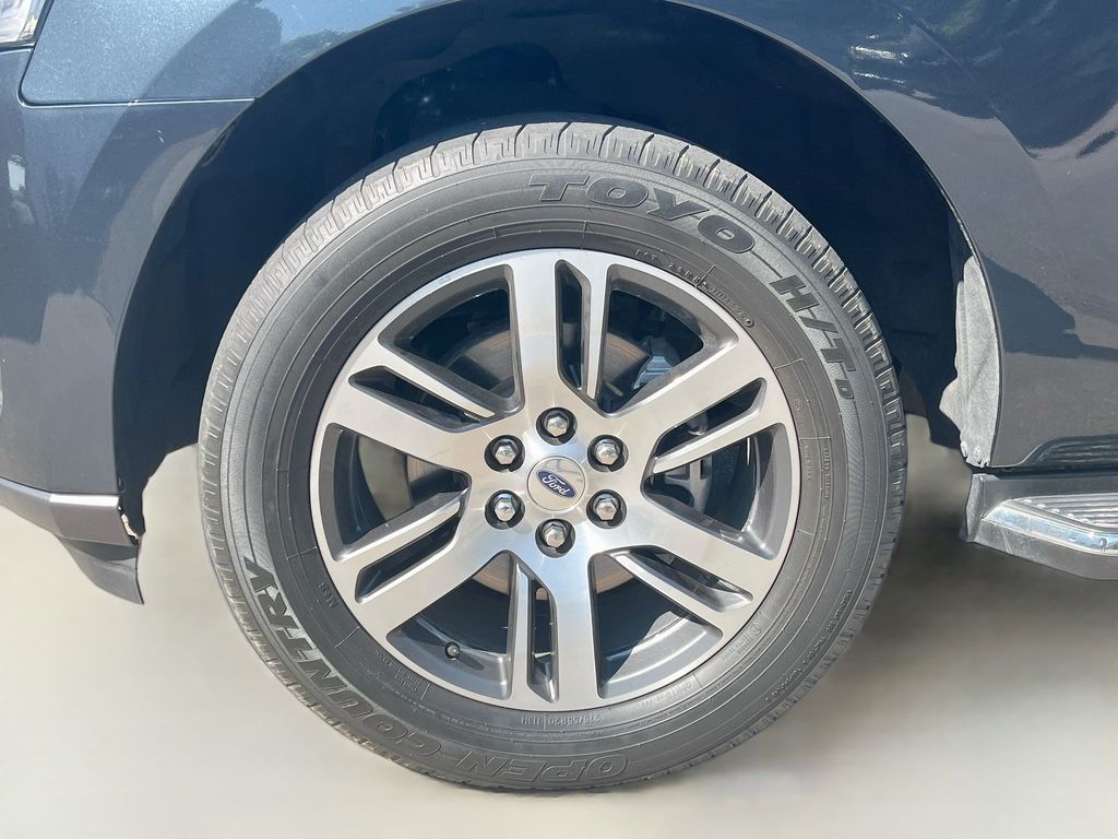 Used 2022 Blue Ford XLT image 32