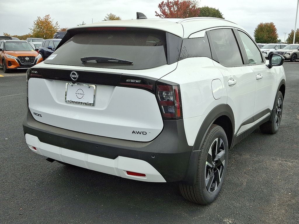 Thumbnail: 2026 Nissan Kicks - 4