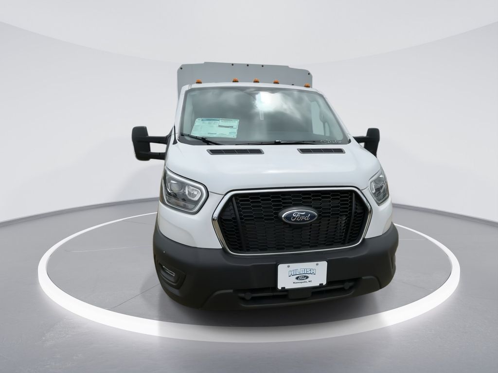 New 2025 Oxford White Ford Cutaway image 3